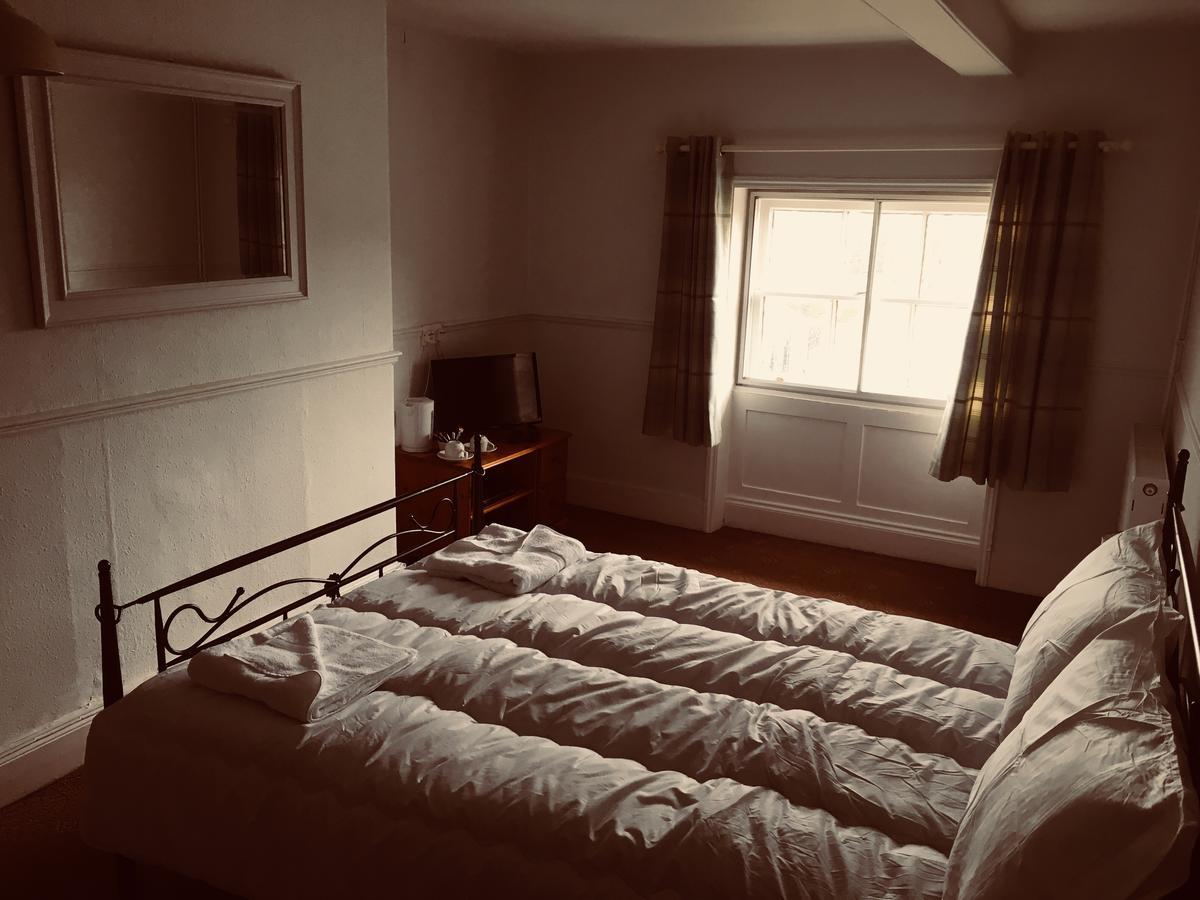 The Cross Keys Hotel Llanymynech Esterno foto