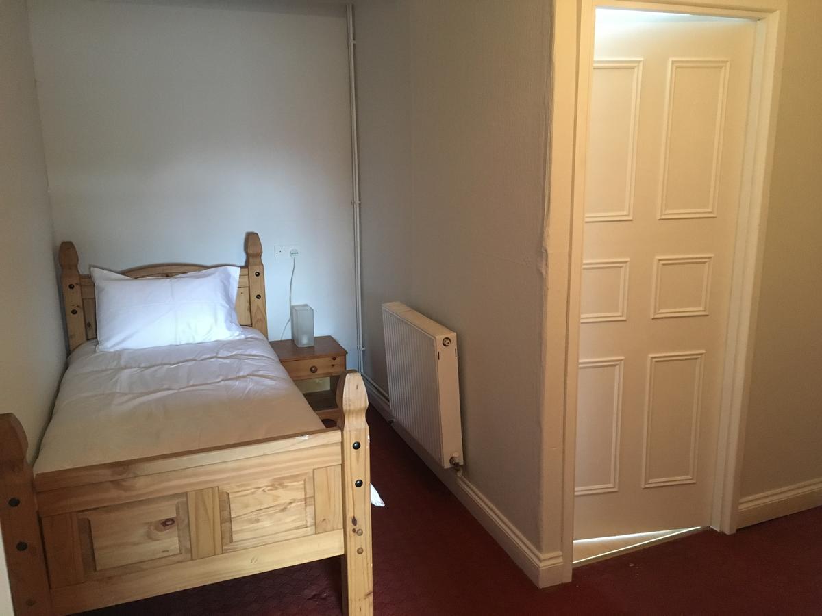 The Cross Keys Hotel Llanymynech Esterno foto