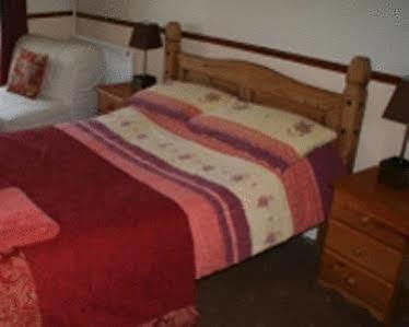 The Cross Keys Hotel Llanymynech Esterno foto